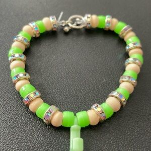 NIP green rhinestone Letter L bracelet